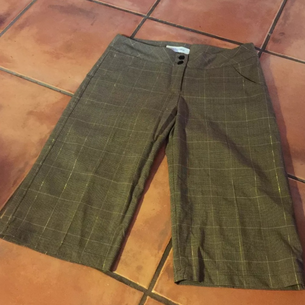 🎀CLASSY Plaid Brown Shorts-EUC🎀